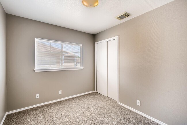 Building Photo - 4BR/2.5 Bath near the San Antonio Medical Center!!!