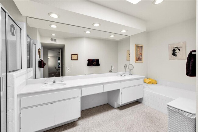 Building Photo - 6735 Harwood Cir