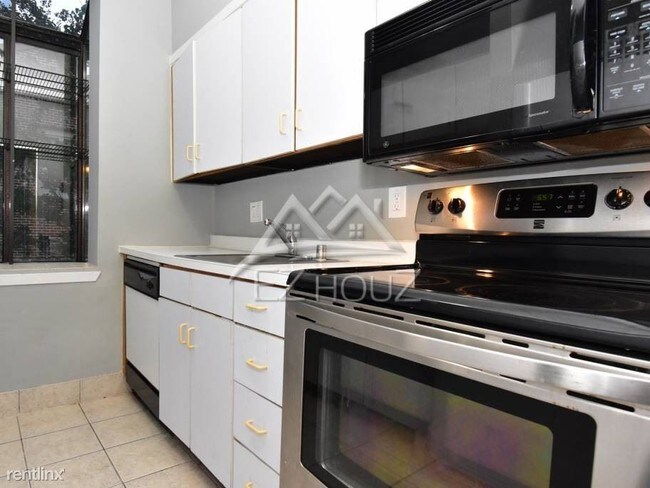 Building Photo - 2 br, 2 bath Apartment - 107 W. Conway Street