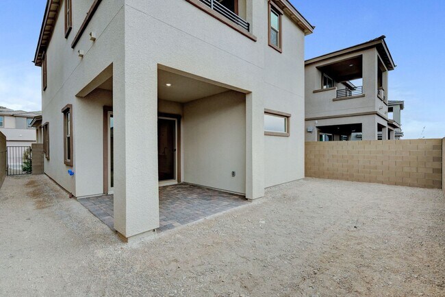 Building Photo - Nighthawk