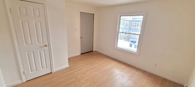 Building Photo - 53 Center St