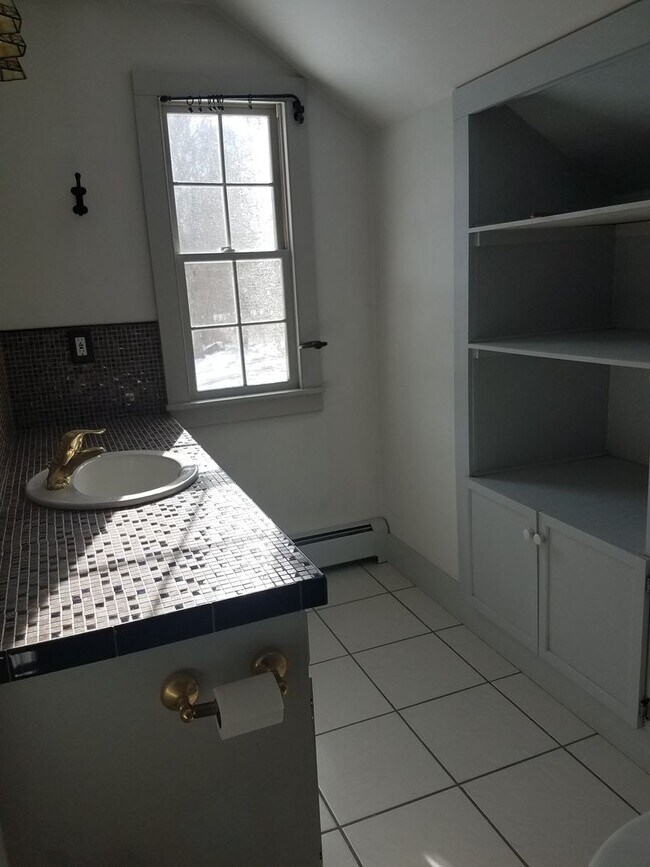 Building Photo - Salt Box in Stonington