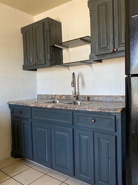 Building Photo - 306 E 31st St