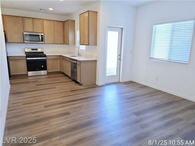 Building Photo - OUTSTANDING HOME IN CADENCE COMMUNITY!