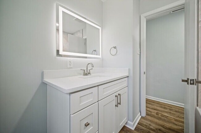 Building Photo - Recently Remodeled, Beautiful 3 Bedroom Home in Norfolk