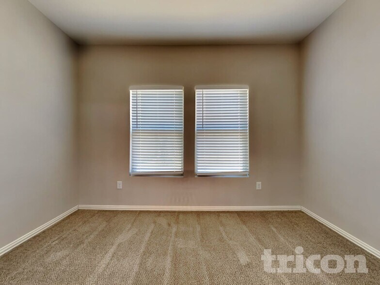 Building Photo - 5907 Cielo Ranch