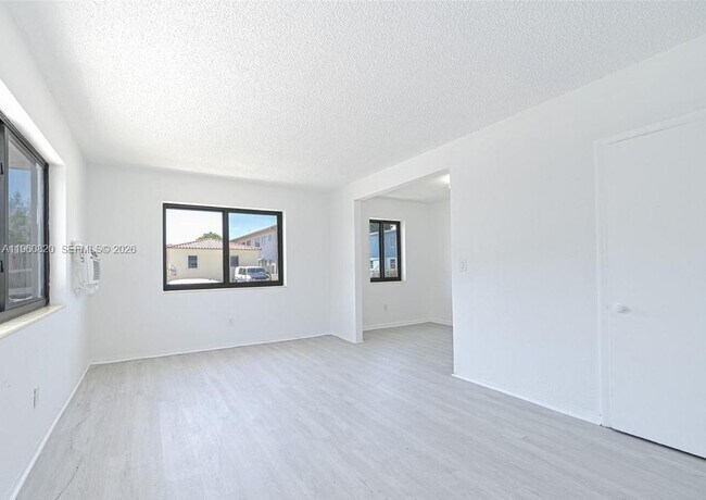 Building Photo - 811 81st St