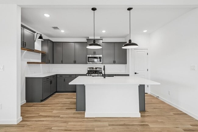 Building Photo - 121 Knight Byu Dr