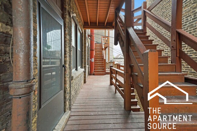 Building Photo - 3424 N Sheffield Ave