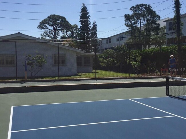 Building Photo - 10215 Regal Dr