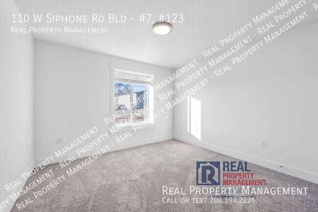 Building Photo - 110 W Siphon Rd