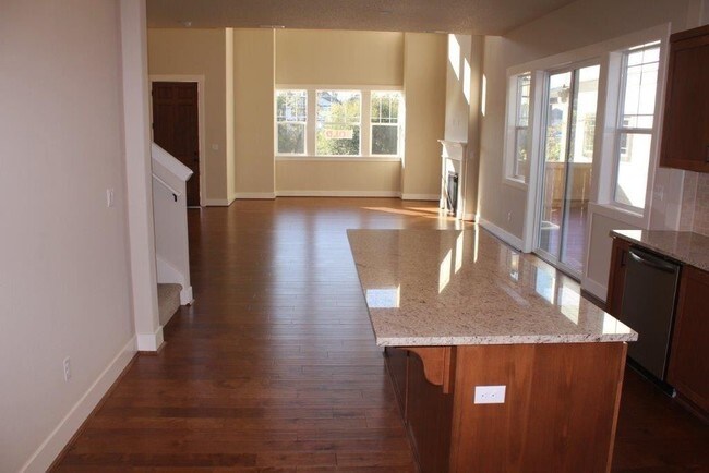 Building Photo - 15247 NW Rossetta St