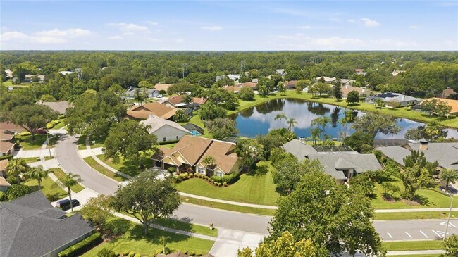 Building Photo - 6513 Thoroughbred Loop
