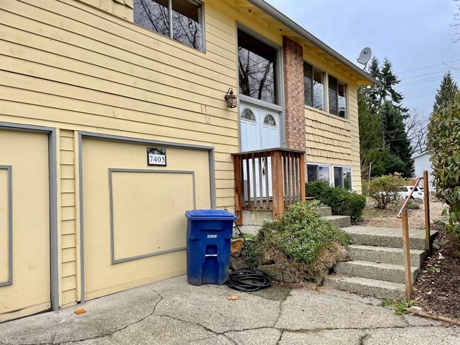 Building Photo - Charming 3 Bed 2.5 Bath Home in Newcastle