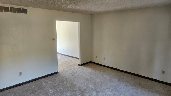 Building Photo - 2608 Leisure Dr
