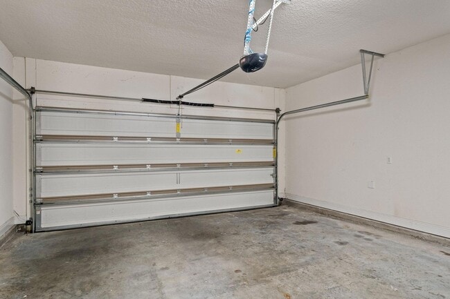 Building Photo - 188 Whispering Lake Dr
