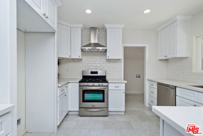 Building Photo - 1288 N Hill Ave