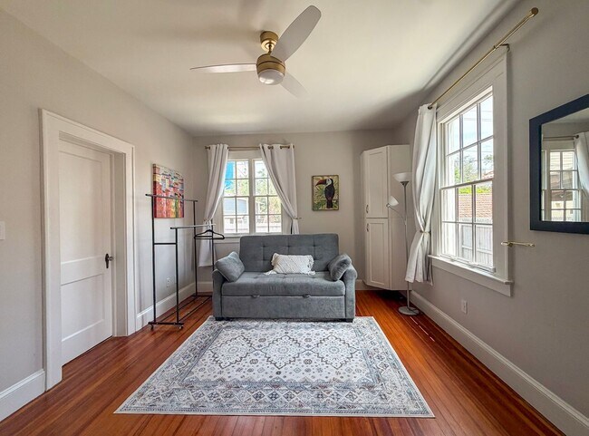 Building Photo - Luxury Historic Home Near UF | Fully Renovated 3BR/2BA with Private Yard & Premium Finishes