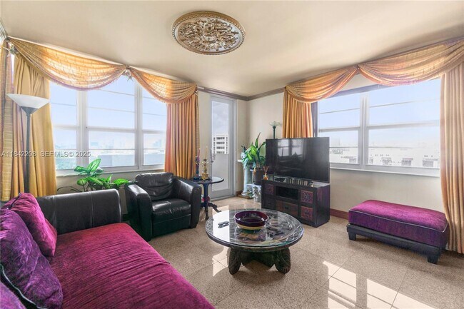 Building Photo - 100 Lincoln Rd