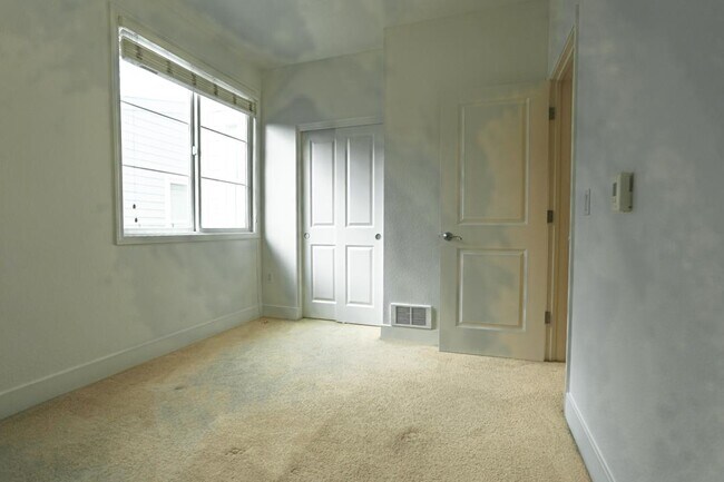 Building Photo - 1587 Brunswig Ln