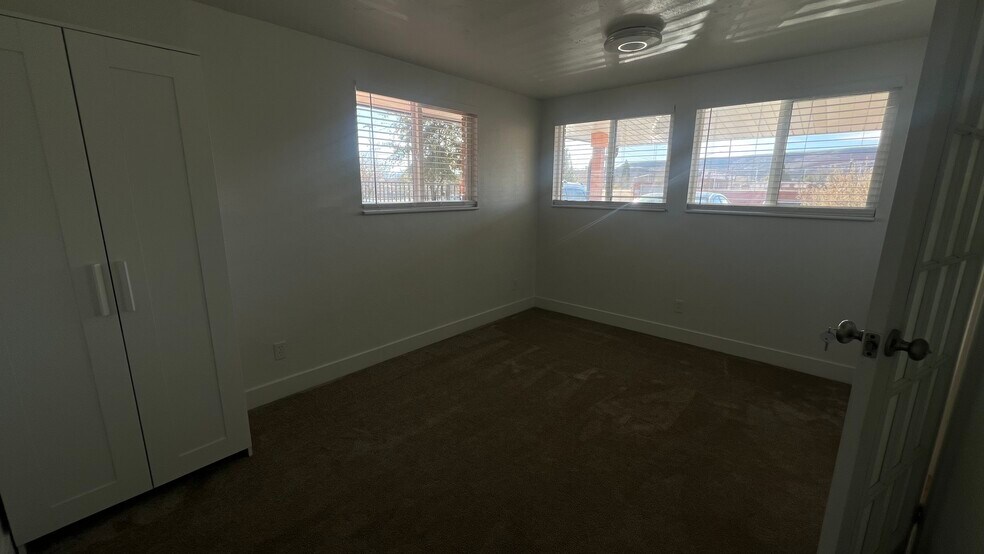 Building Photo - 175 S 400 E