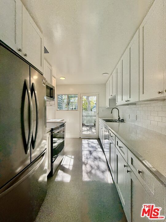 Building Photo - 5262 Village Green