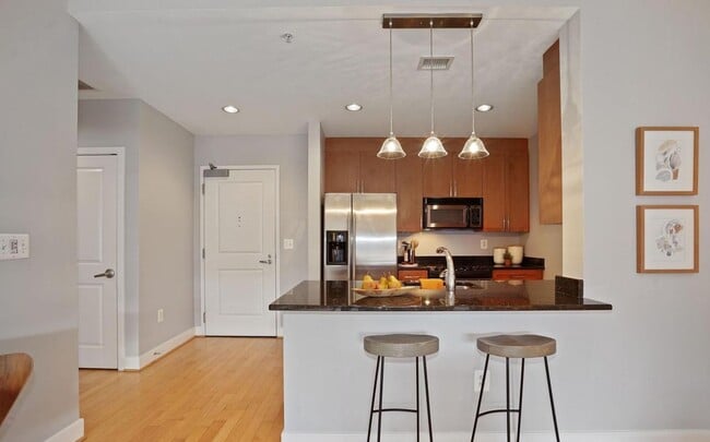 Building Photo - Very Nice Apartment Steps to Tenleytown Me...
