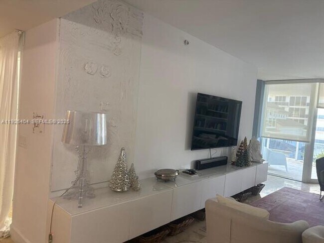 Building Photo - 4779 Collins Ave