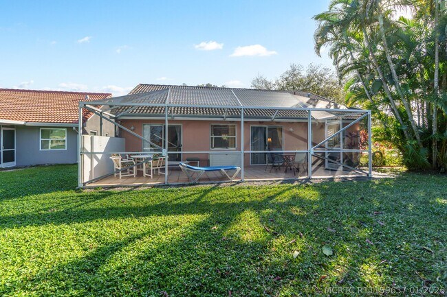 Building Photo - 5260 Grande Palm Cir