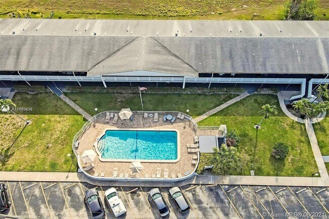 Building Photo - 600 Layne Blvd