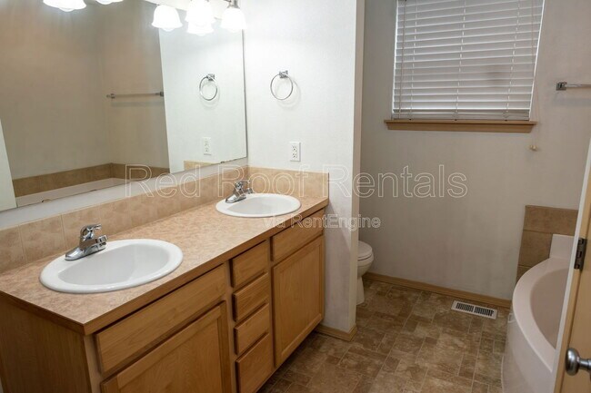 Building Photo - 20121 96th Ave E