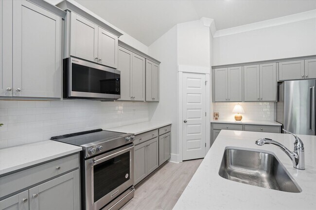 Building Photo - 128 Lilac Grv Wy