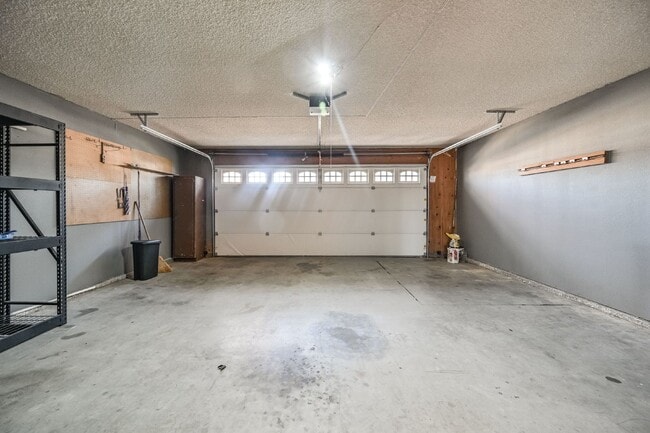 Building Photo - 3 bedroom, 2 bath with large living room and brick fireplace.  Good size kitchen with tons of cab...