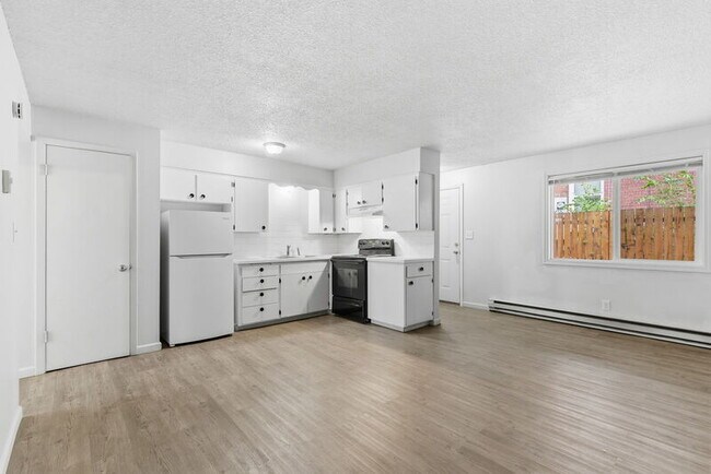 Primary Photo - 217 E Sinto Ave