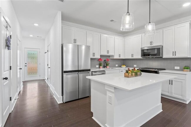Building Photo - 1620 Aeslin Dr NW