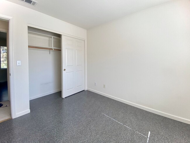Building Photo - Lovely 3-bedroom Townhome for rent in Frem...