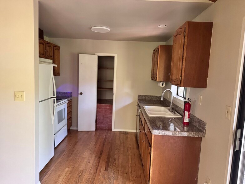 Kitchen#1 - 21440 NE Union Hill Rd