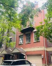 Building Photo - 556 E 32nd St
