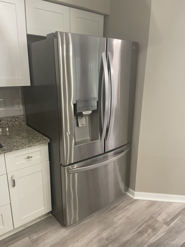 Building Photo - 4671 Pembrook Pl
