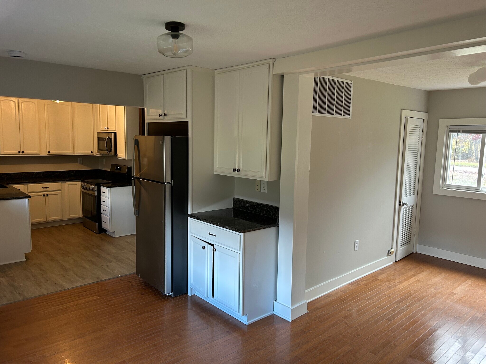 Building Photo - 4883 W Streetsboro Rd