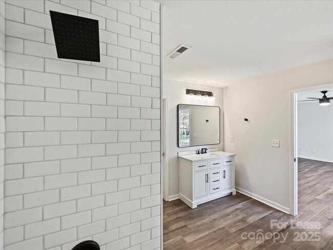 Building Photo - 3201 Decapolis Dr