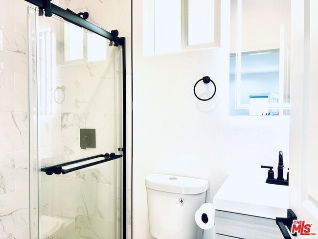 Building Photo - 247 S Catalina Ave