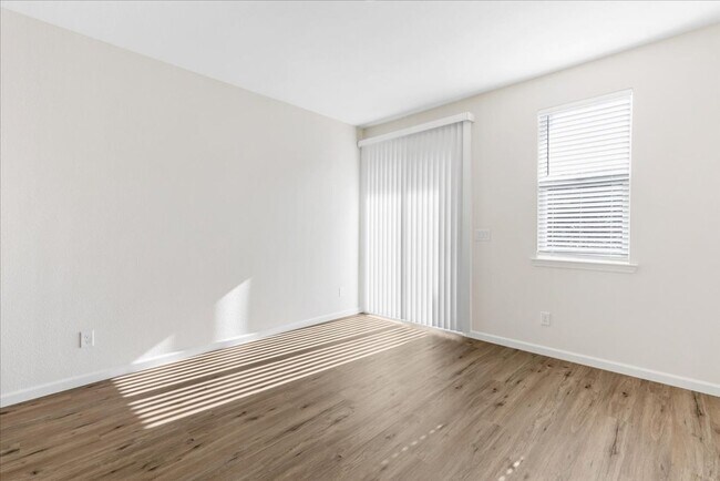 Building Photo - The Rubicon - Large and Luxurious 3 Bedroom, 2.5 bath with Loft and Full 2 Car Garage