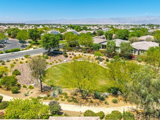 Building Photo - 82668 Rosewood Dr