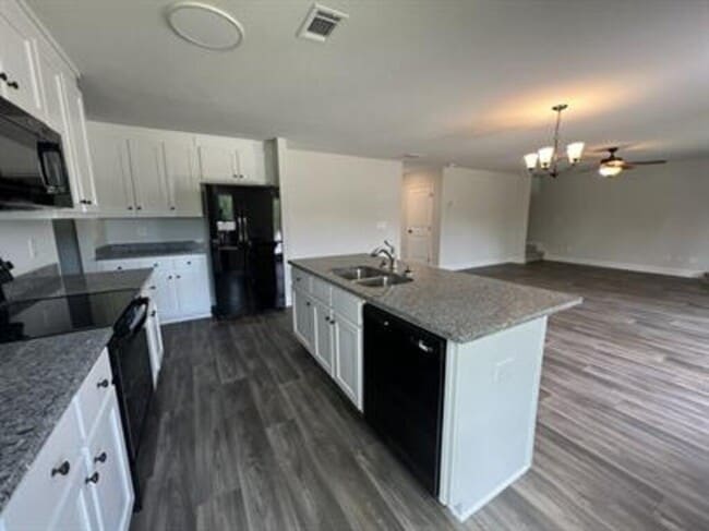 Building Photo - 1389 River Mist Cir