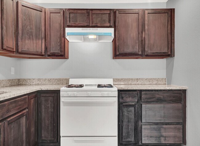 Building Photo - Central 1 Bedroom 1 Bath