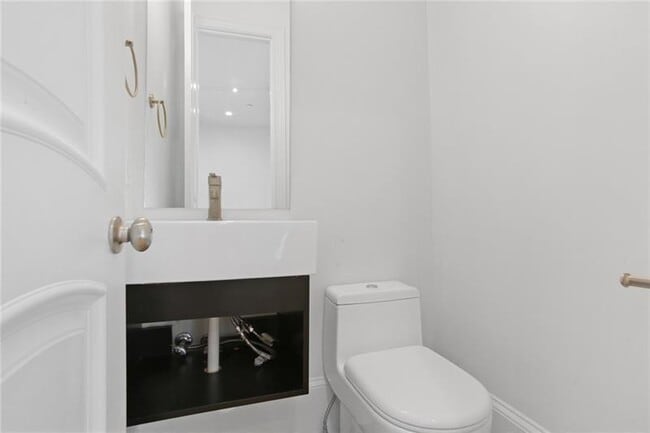 Building Photo - 3 Prichard Way NE