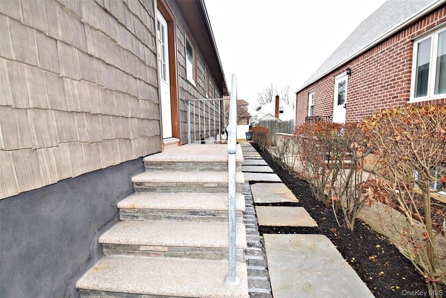 Building Photo - 86-16 262nd St