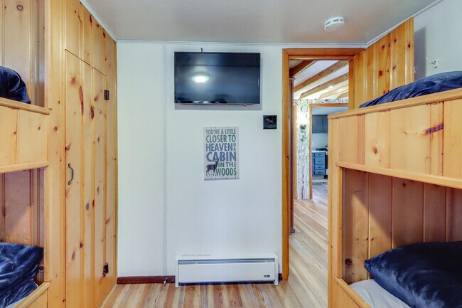 Building Photo - 91 Bruin Rd