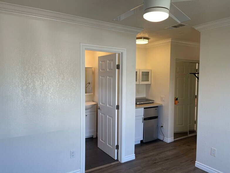 Building Photo - 26692 Sinforosa Dr